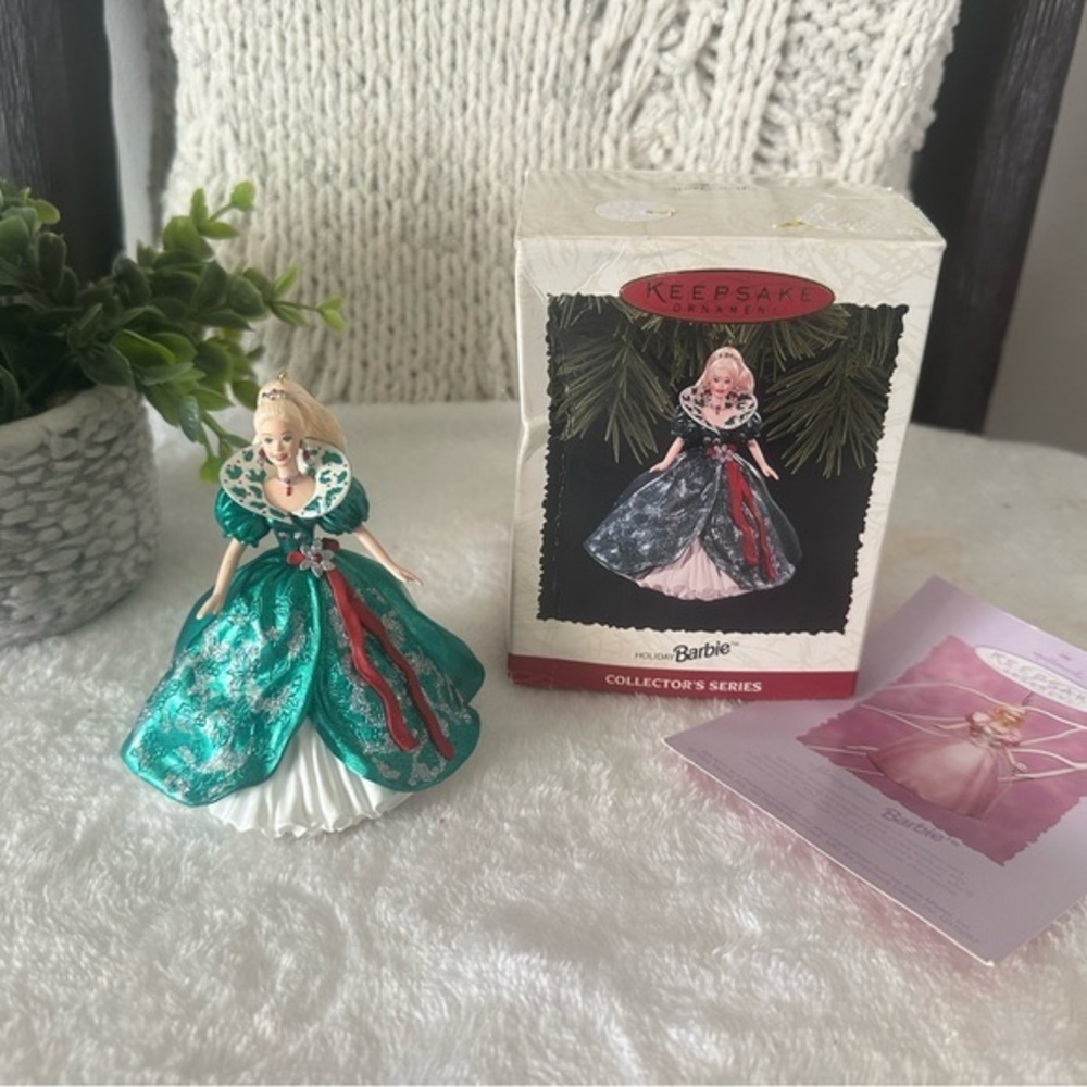 Vintage 1995 Barbie Keepsake Ornament
